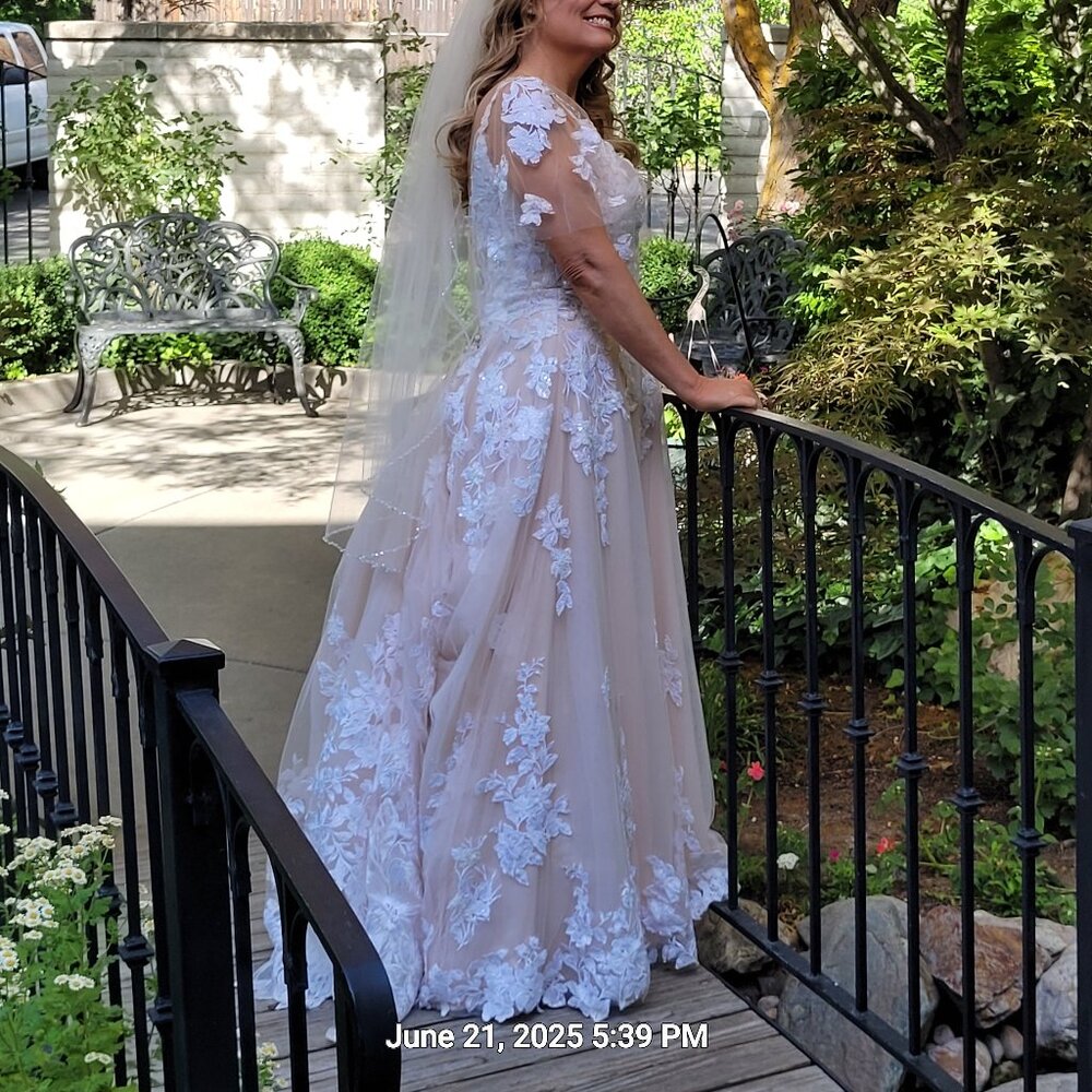 Allure 9811 with detachable sleeves